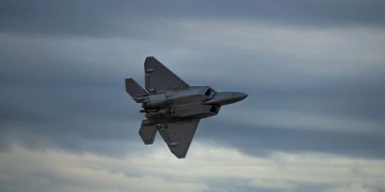 F-35: Λύθηκε το μυστήριο – Πτηνό «έριξε» το stealth μαχητικό της Νότιας Κορέας